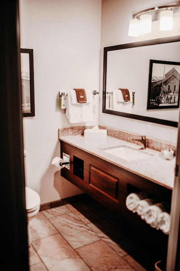 Cobblestone Hotel & Suites อินเตอร์เนชั่นนอลฟอลส์ ภายนอก รูปภาพ